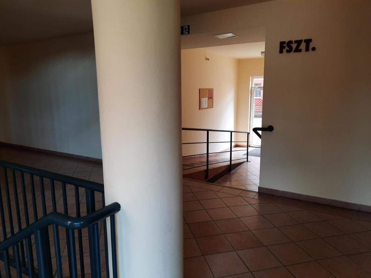 Apartamento Crazy Frog Gambrinusz Ii. Hajdúszoboszló Exterior foto